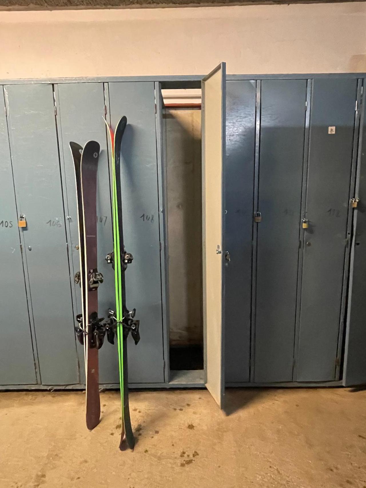 Les Chalmettes 4 Personnes Au Pied Des Pistes Wifi - Balcon - Parking Montgenèvre