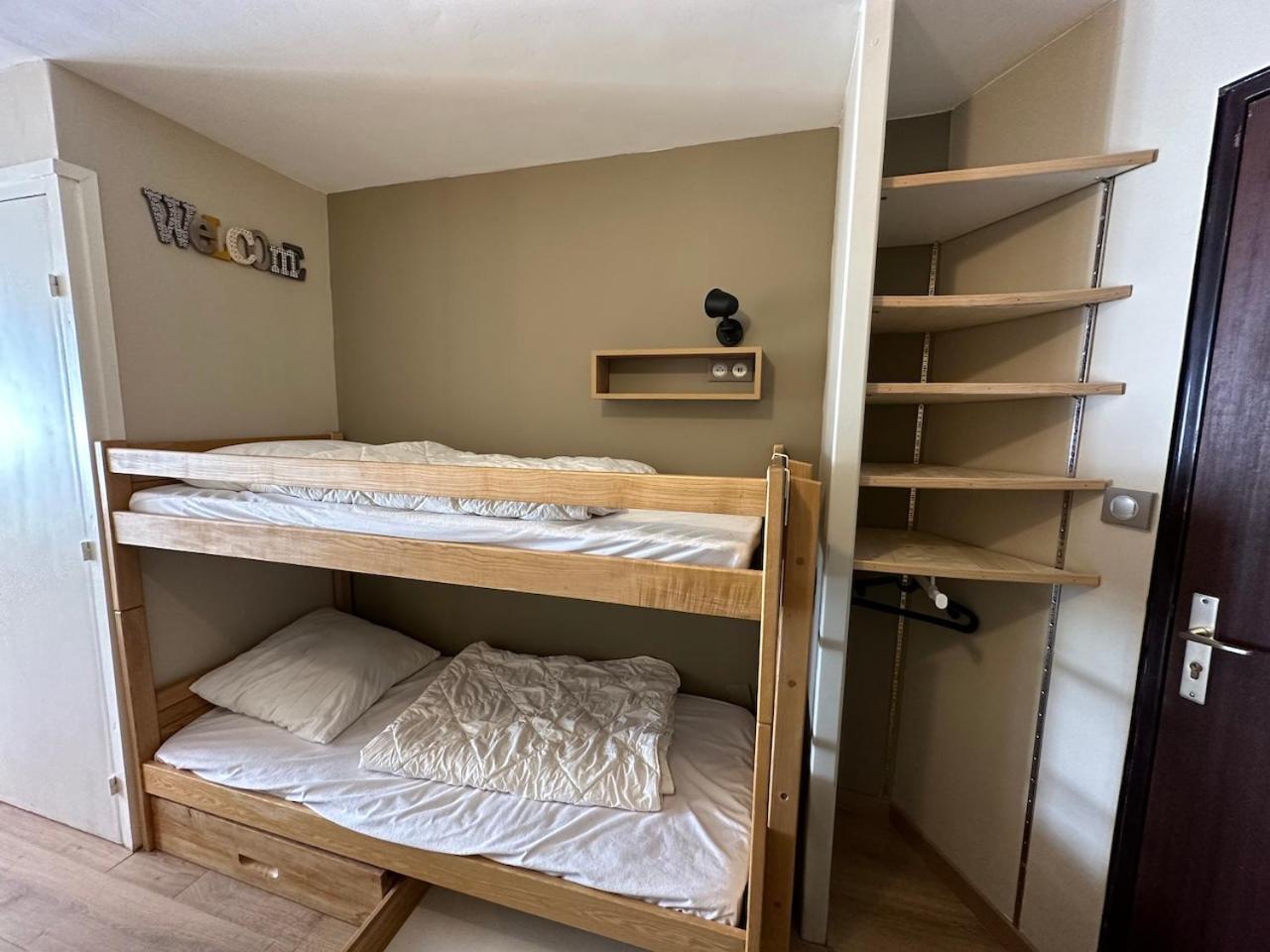 Les Chalmettes 4 Personnes Au Pied Des Pistes Wifi - Balcon - Parking Montgenèvre